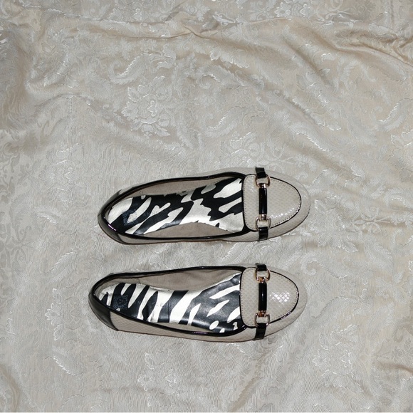 Anne Klein Flats Size 7 - Picture 5 of 9